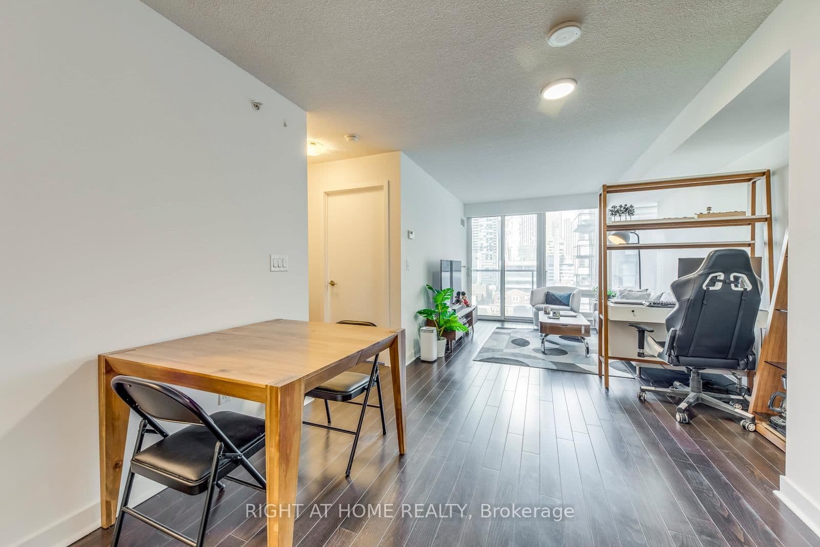 295 Adelaide Street W, Unit 1306 thumbnail 14