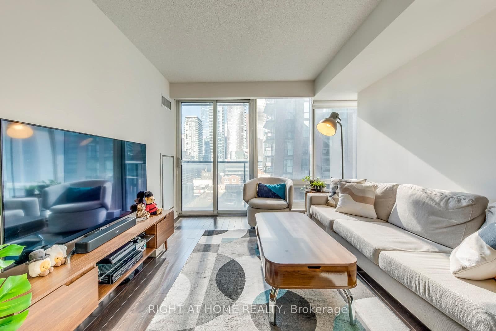 295 Adelaide Street W, Unit 1306 thumbnail 15