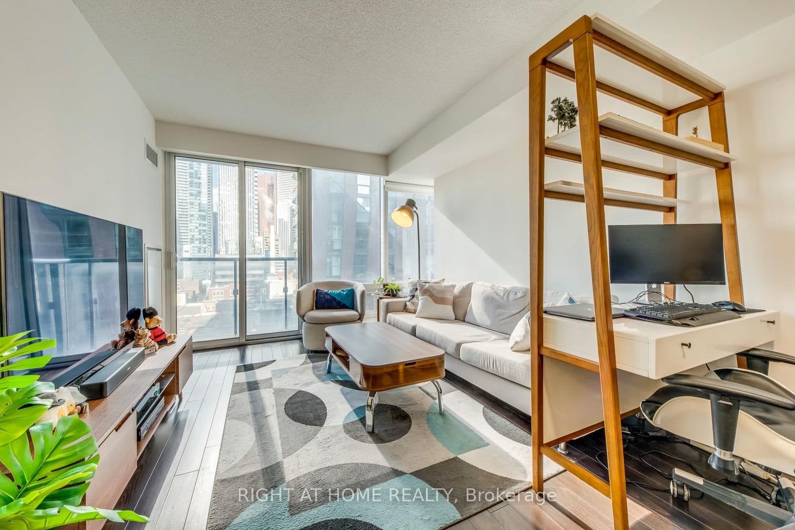 295 Adelaide Street W, Unit 1306 thumbnail 16