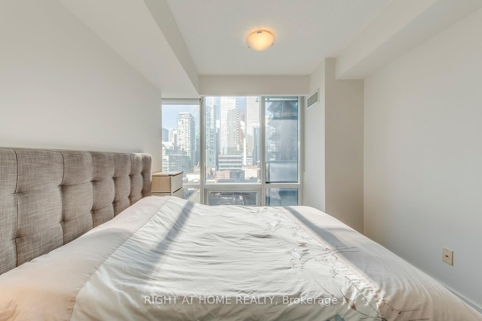 295 Adelaide Street W, Unit 1306 thumbnail 23