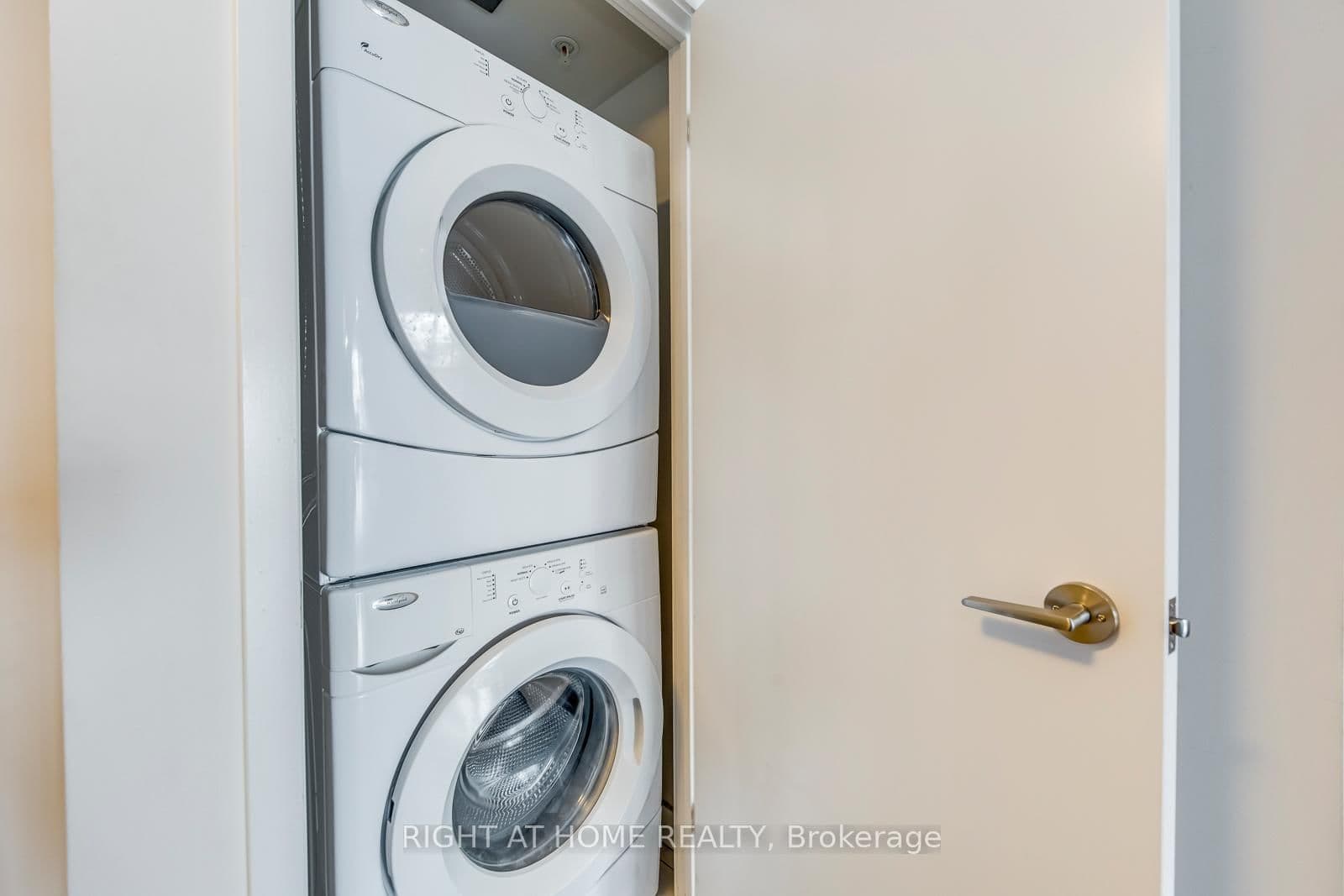 295 Adelaide Street W, Unit 1306 thumbnail 25