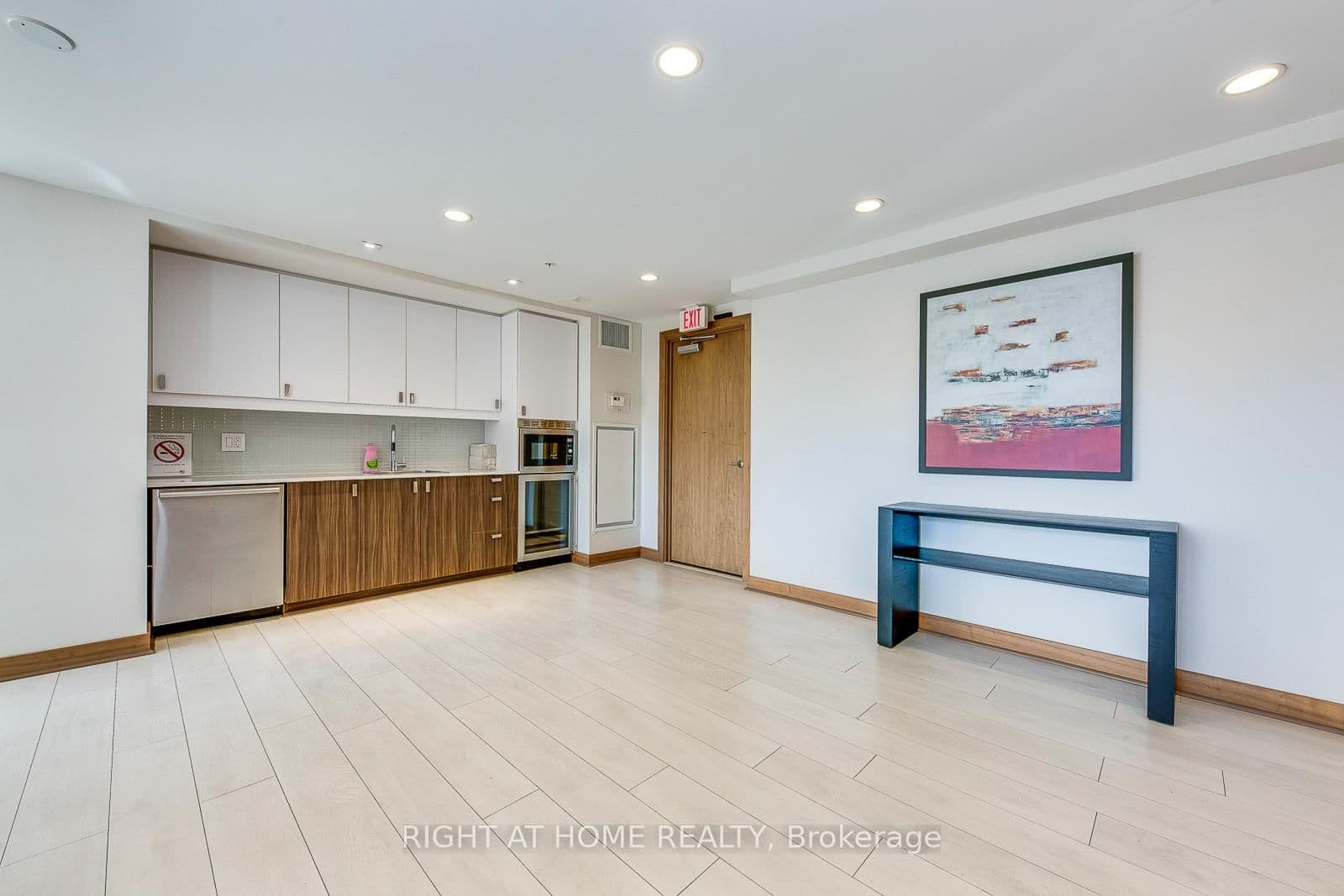 295 Adelaide Street W, Unit 1306 thumbnail 31