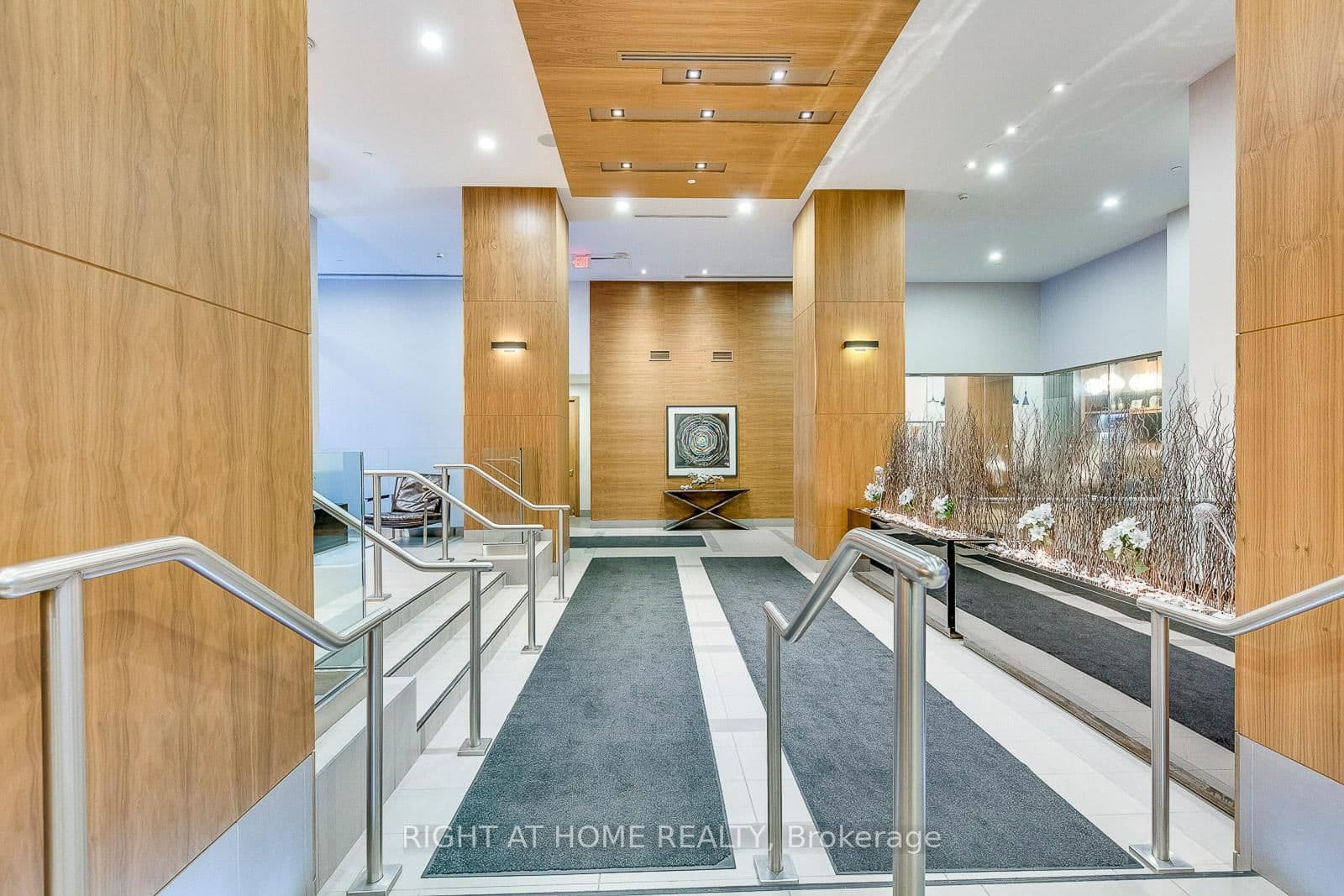 295 Adelaide Street W, Unit 1306 thumbnail 4