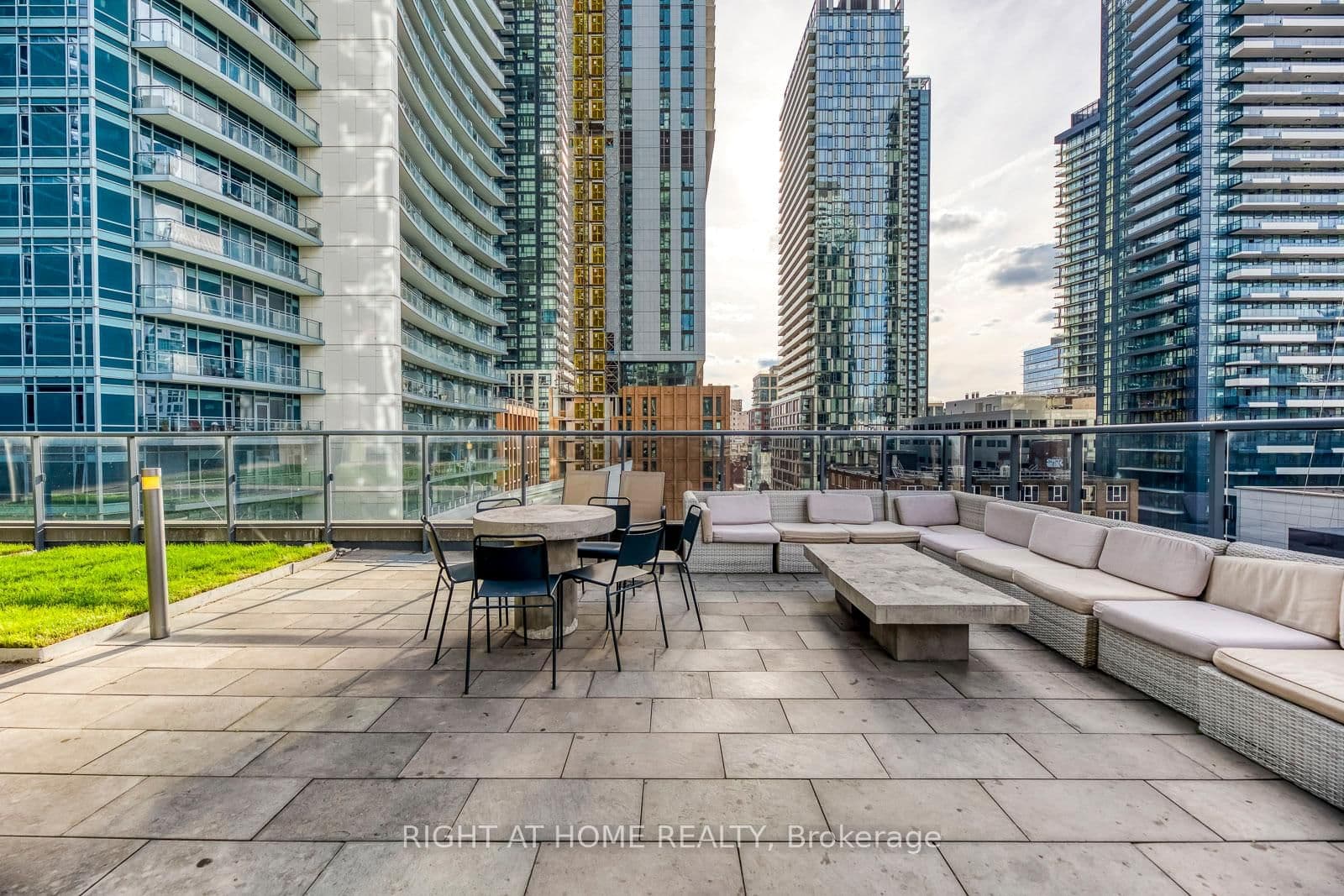 295 Adelaide Street W, Unit 1306 thumbnail 41