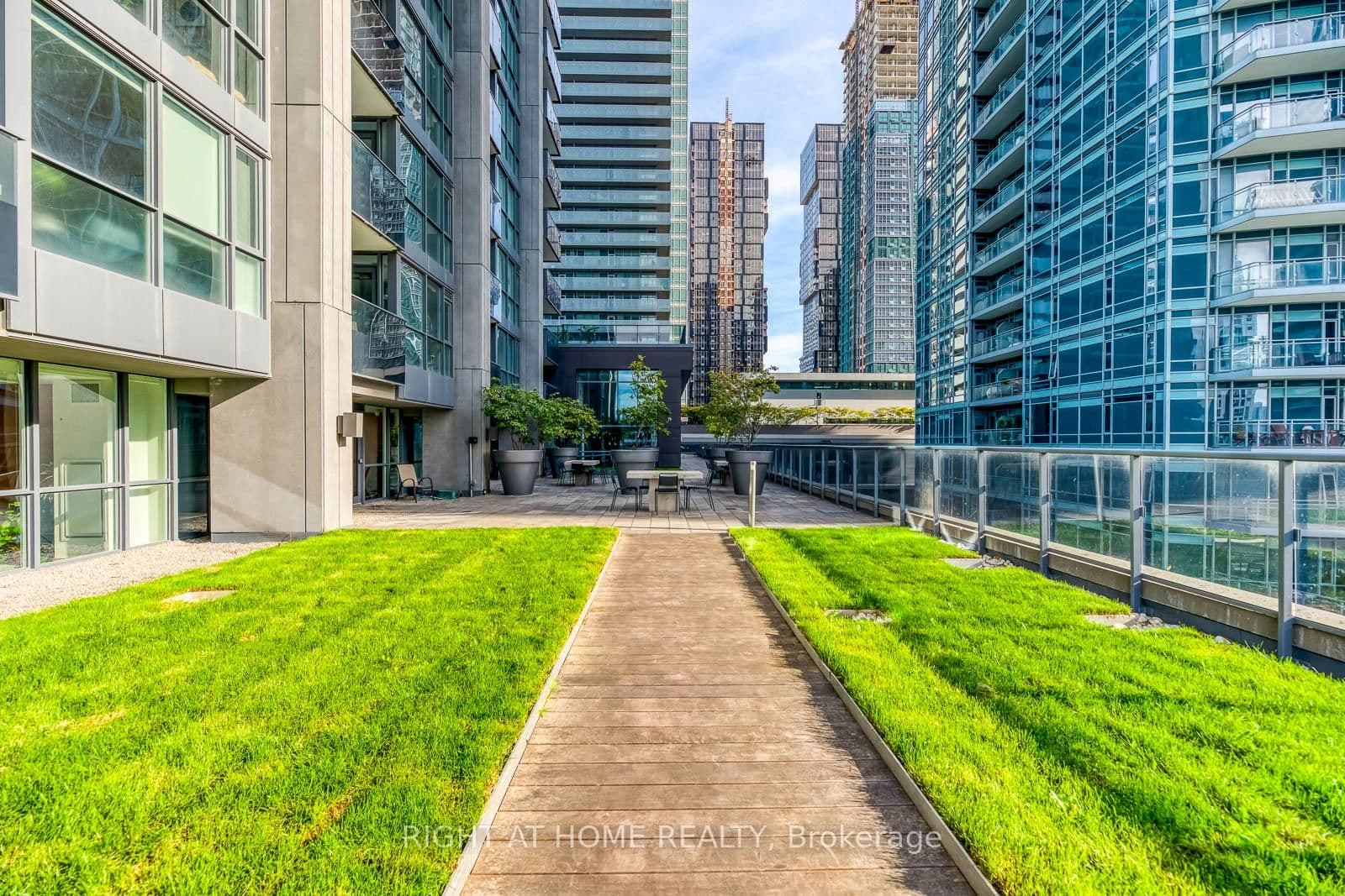 295 Adelaide Street W, Unit 1306 thumbnail 42
