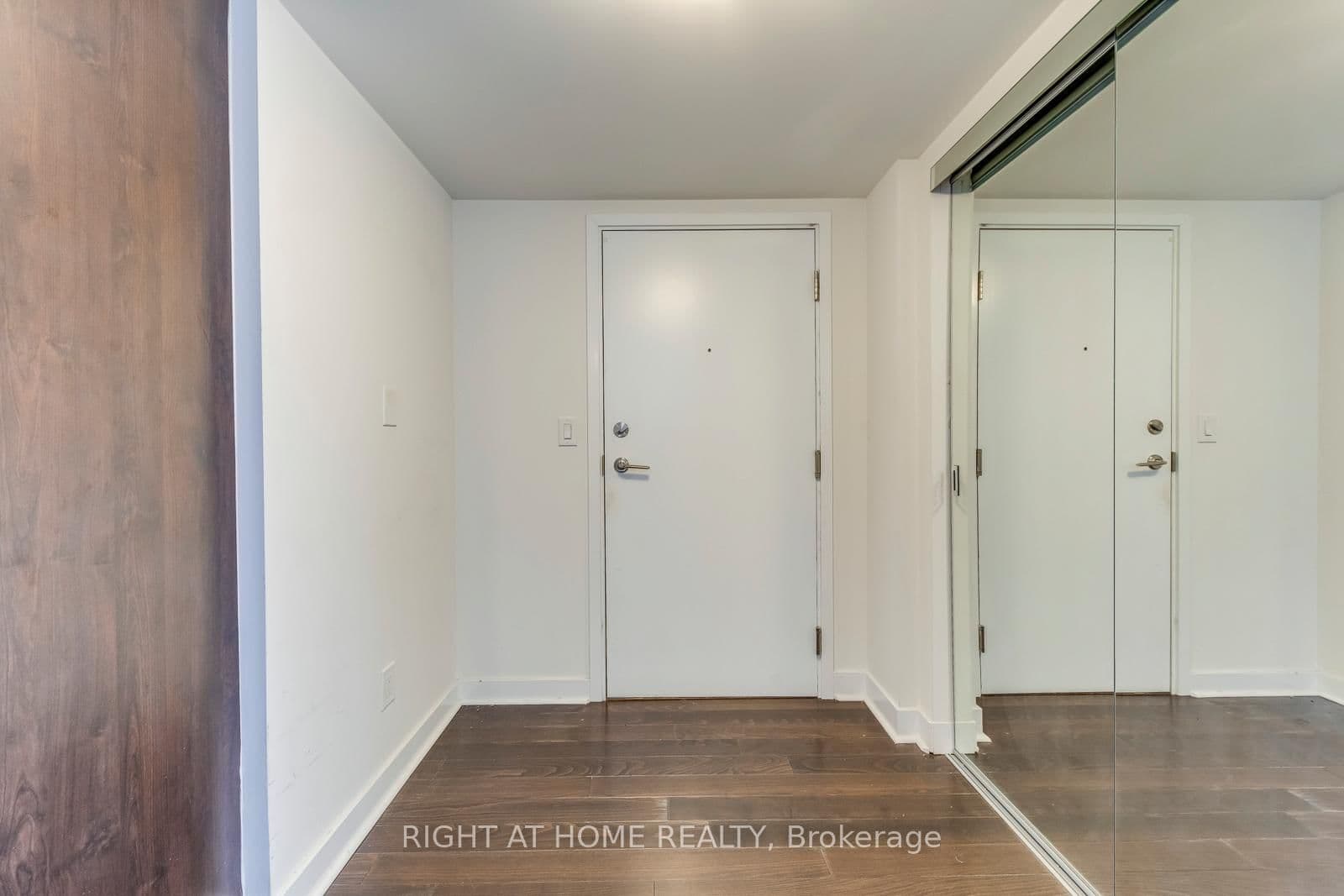 295 Adelaide Street W, Unit 1306 thumbnail 5