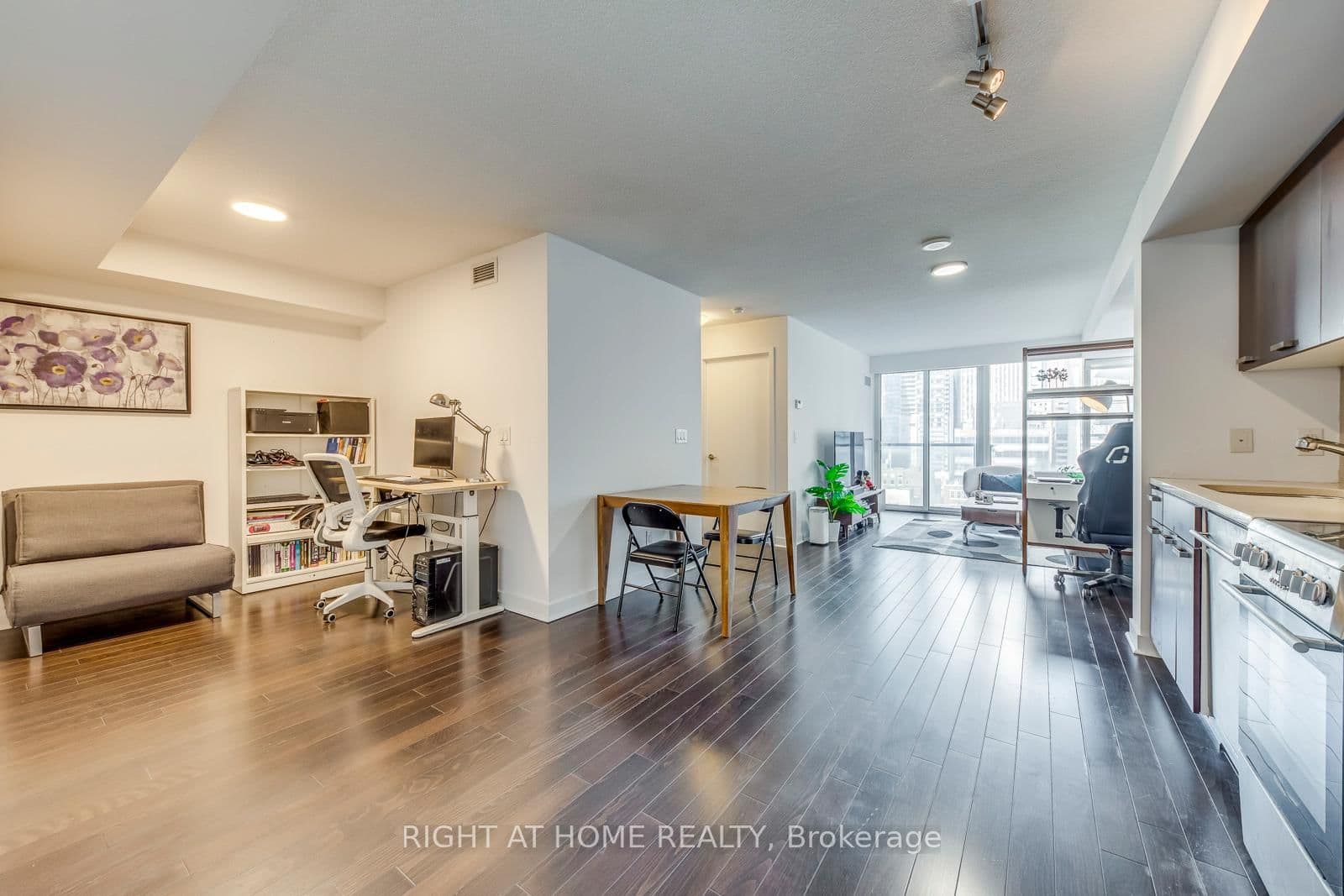 295 Adelaide Street W, Unit 1306 thumbnail 6