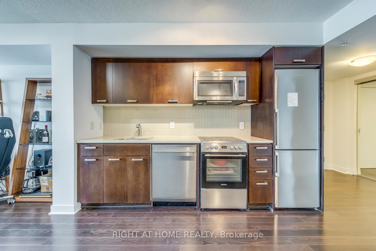 295 Adelaide Street W, Unit 1306 thumbnail 9
