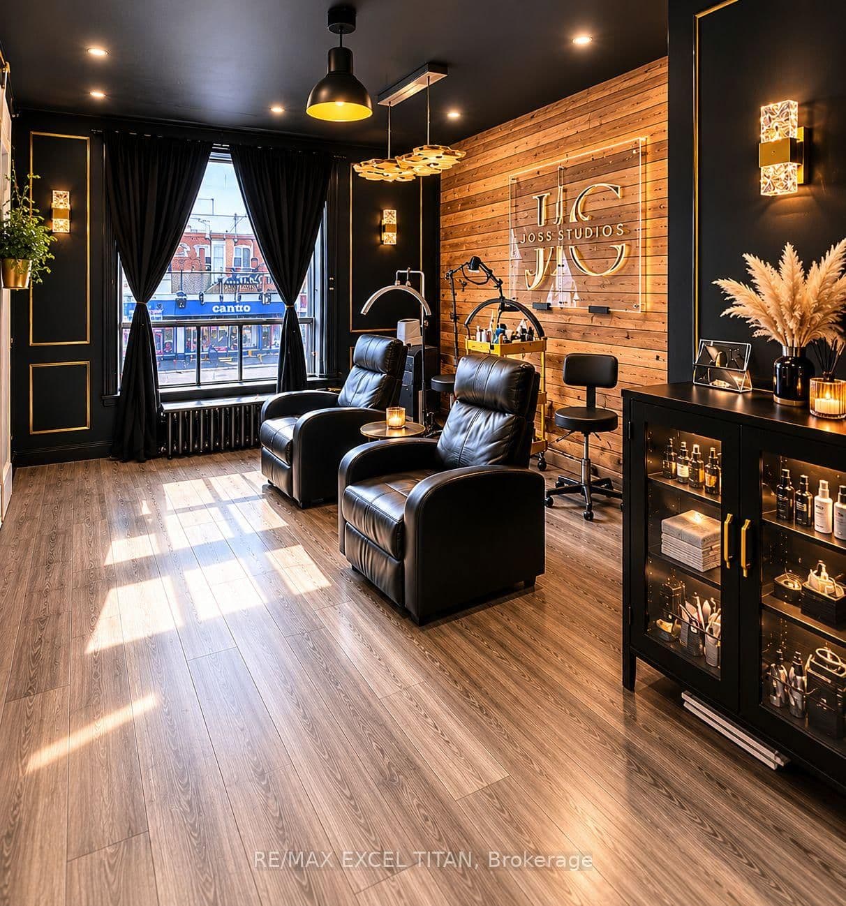 2481 Yonge Street E, Unit A thumbnail 2