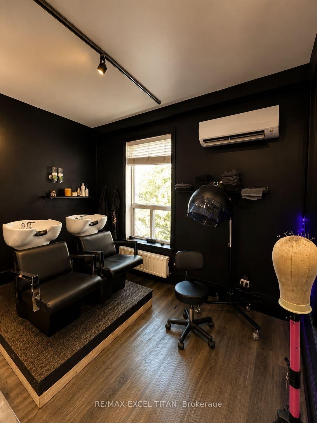 2481 Yonge Street E, Unit A thumbnail 5