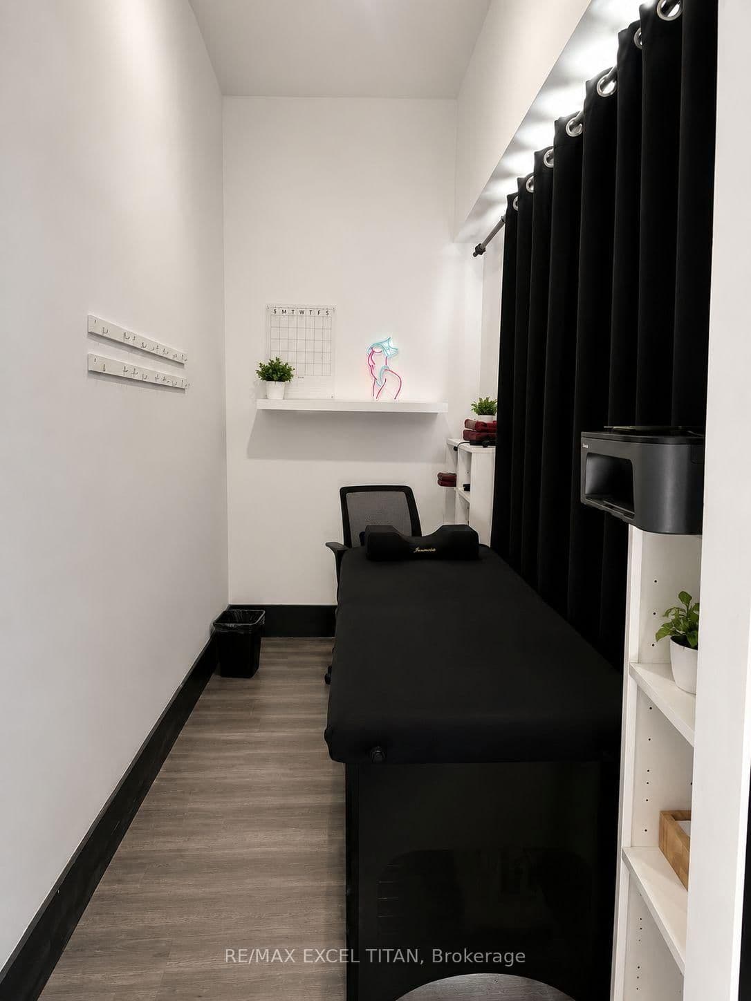 2481 Yonge Street E, Unit A thumbnail 8