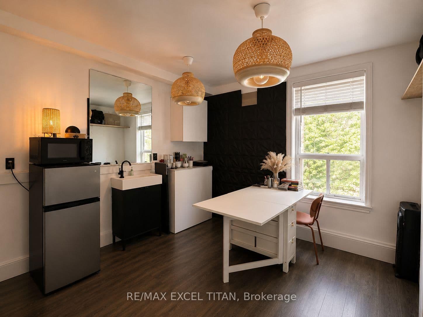 2481 Yonge Street E, Unit A thumbnail 9