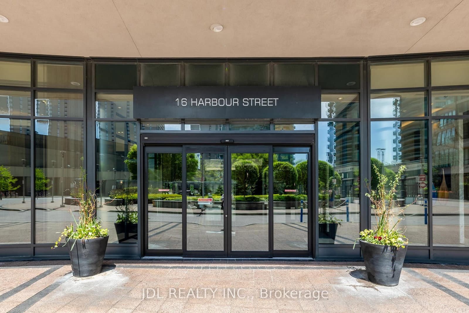 16 Harbour Street, Unit 4006 thumbnail 3