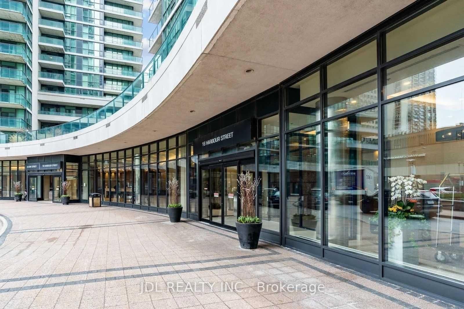 16 Harbour Street, Unit 4006 thumbnail 4
