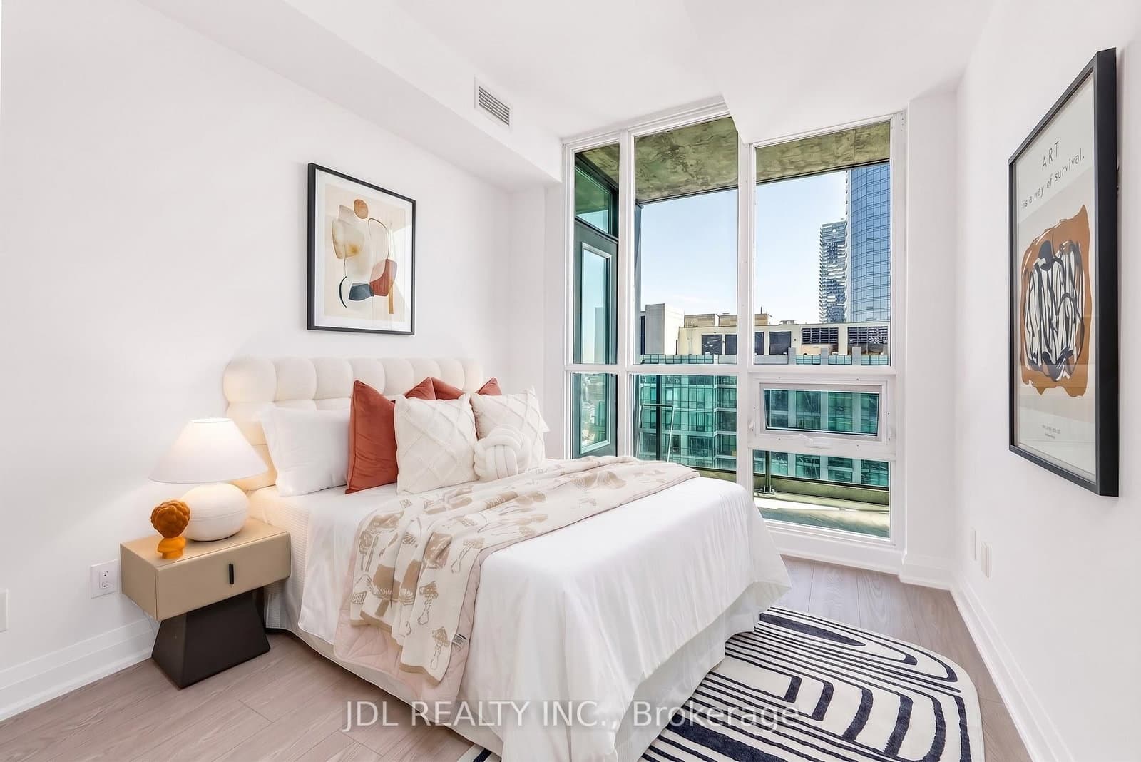 16 Harbour Street, Unit 4006 thumbnail 9