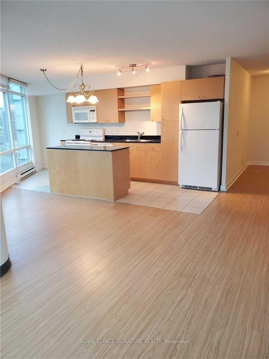 373 Front Street W, Unit 1703 thumbnail 8