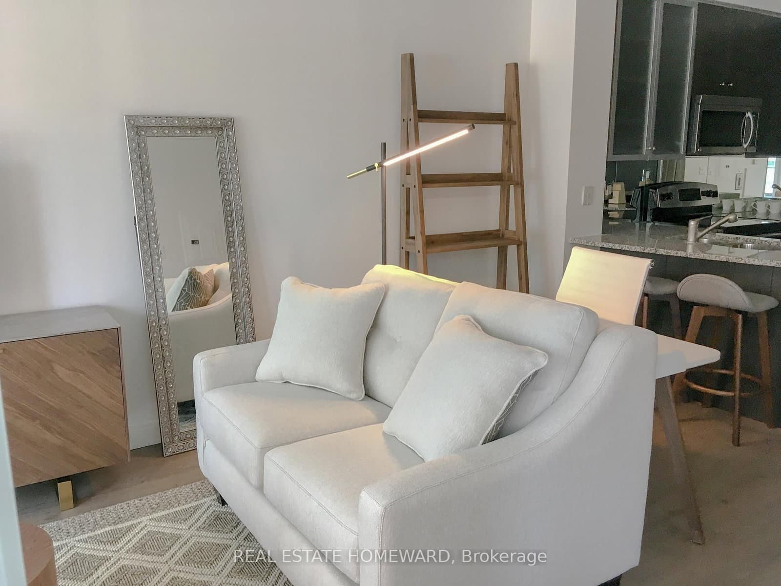 18 Yorkville Avenue, Unit 603 thumbnail 5