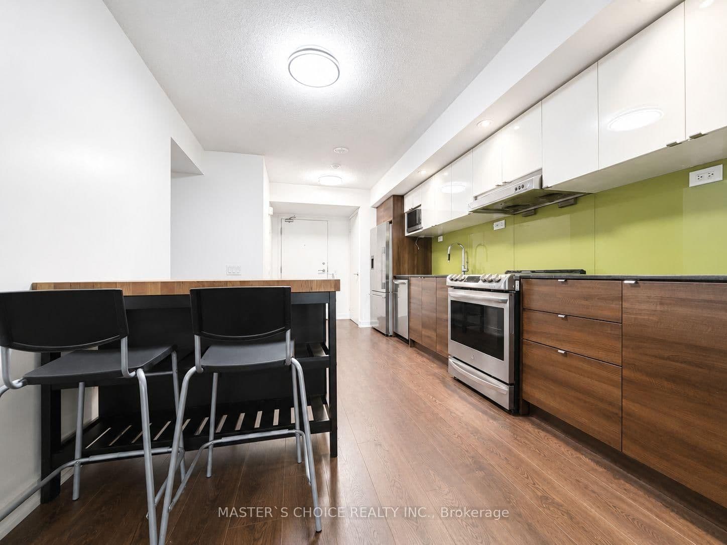 121 Mcmahon Drive, Unit 1717 thumbnail 3