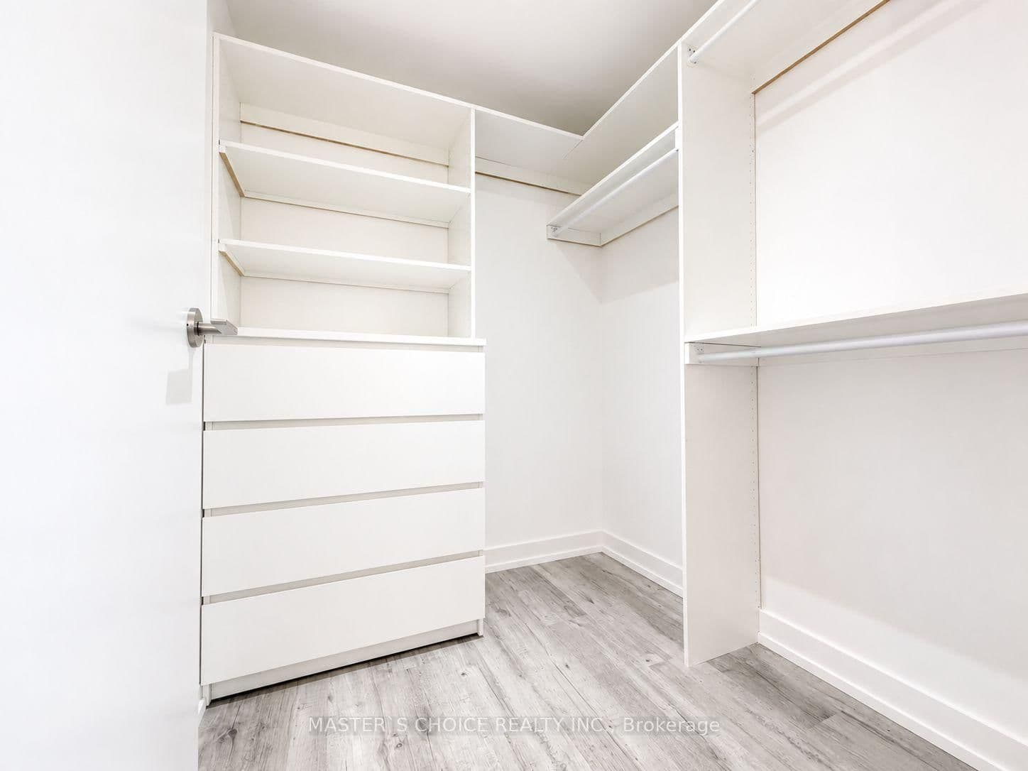 121 Mcmahon Drive, Unit 1717 thumbnail 5