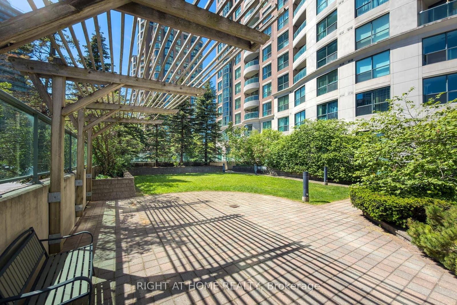 7 Lorraine Drive, Unit 210 thumbnail 35
