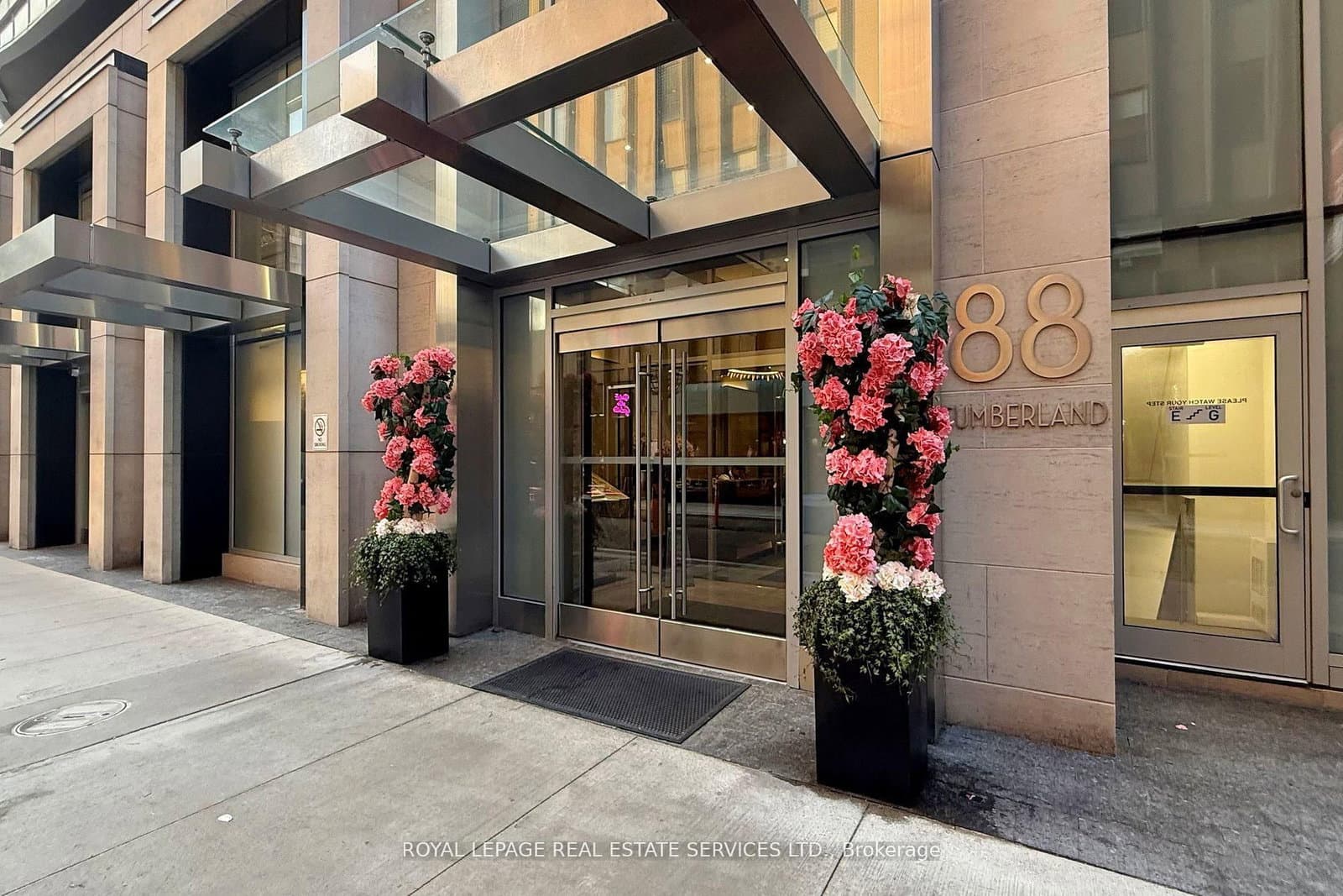 88 Cumberland Street, Unit 808 thumbnail 3