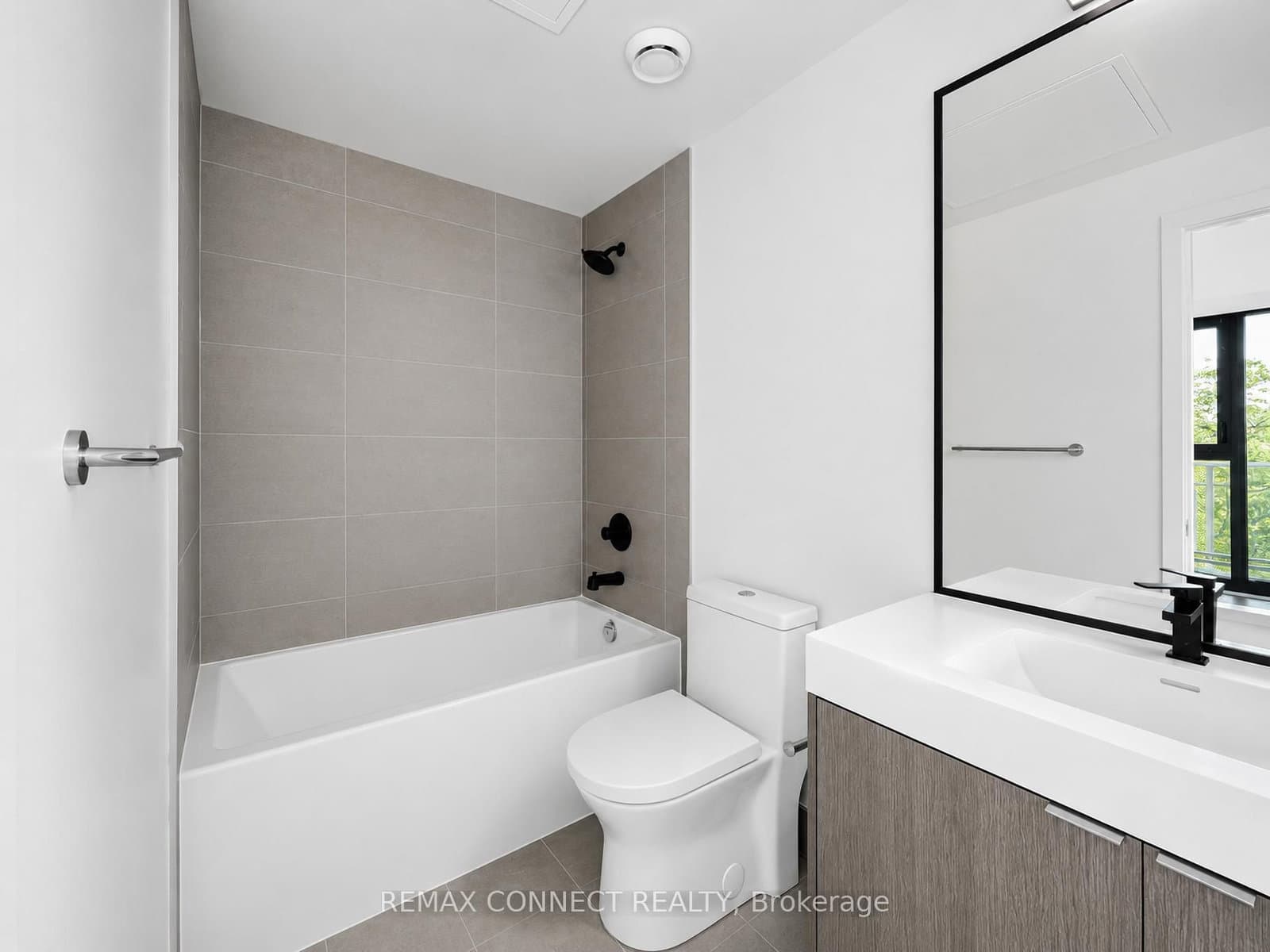 250 Lawrence Avenue W, Unit 504 thumbnail 23