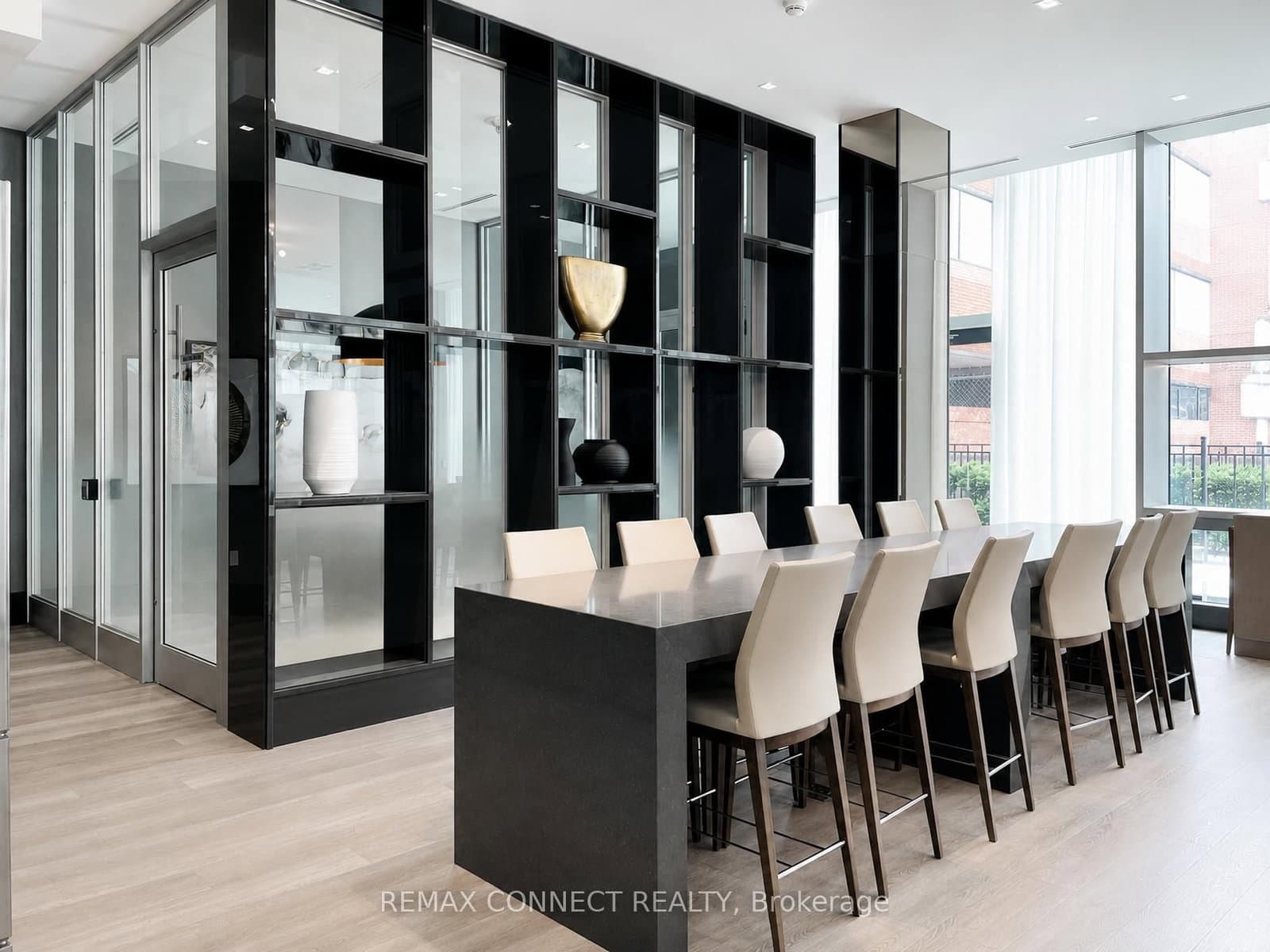 250 Lawrence Avenue W, Unit 504 thumbnail 32