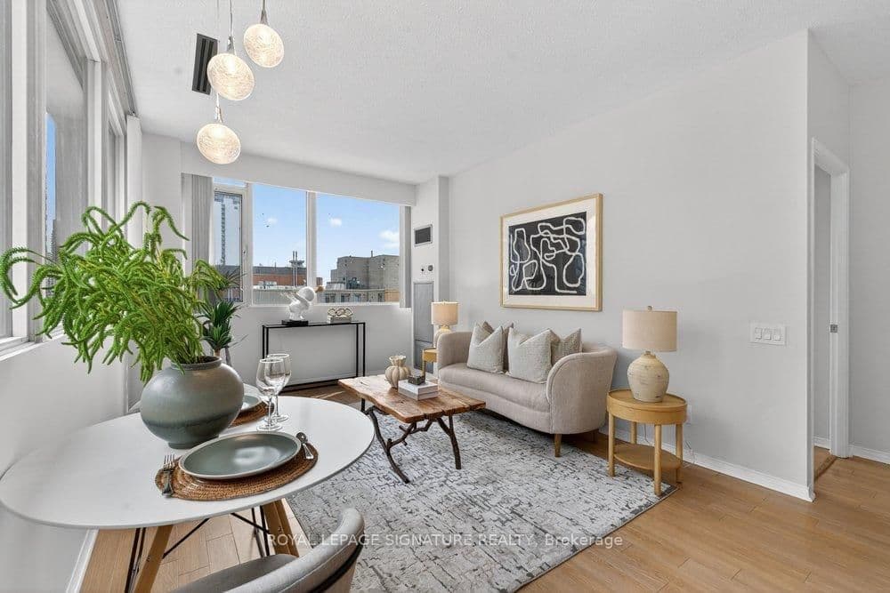 555 Yonge Street, Unit 707 thumbnail 2
