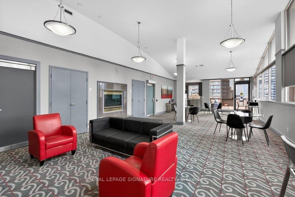555 Yonge Street, Unit 707 thumbnail 23