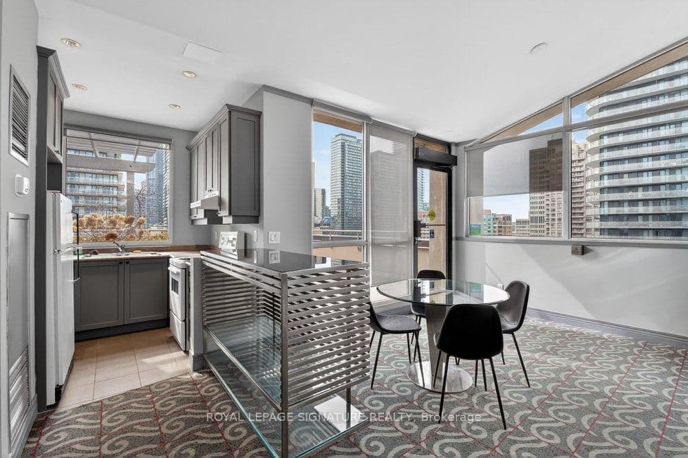 555 Yonge Street, Unit 707 thumbnail 24
