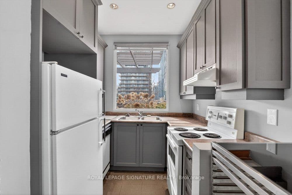 555 Yonge Street, Unit 707 thumbnail 25