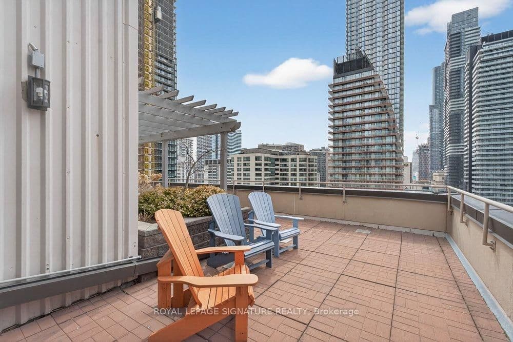 555 Yonge Street, Unit 707 thumbnail 27