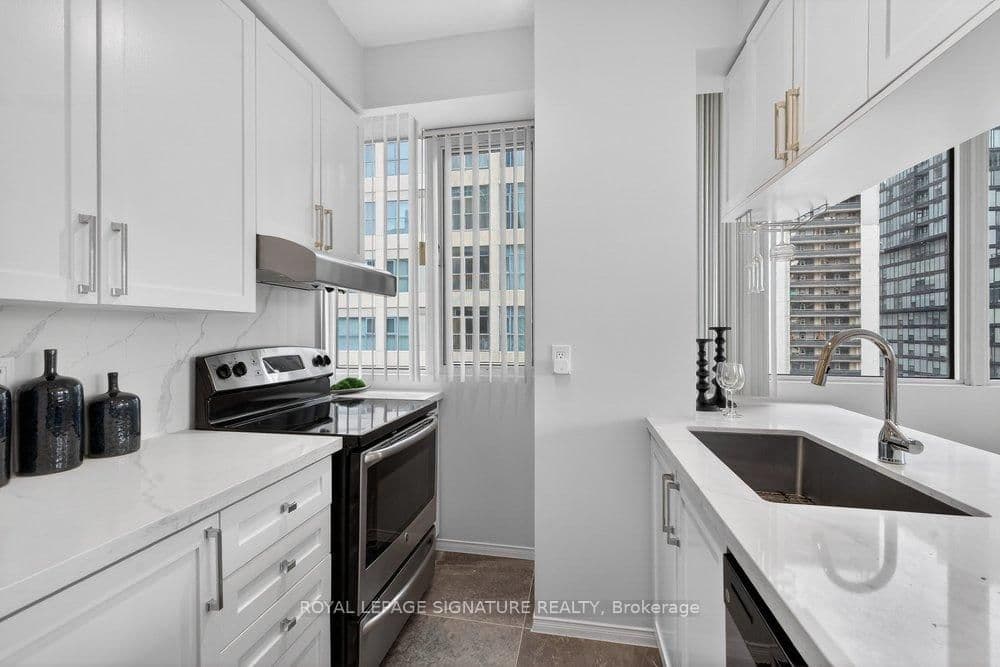 555 Yonge Street, Unit 707 thumbnail 9