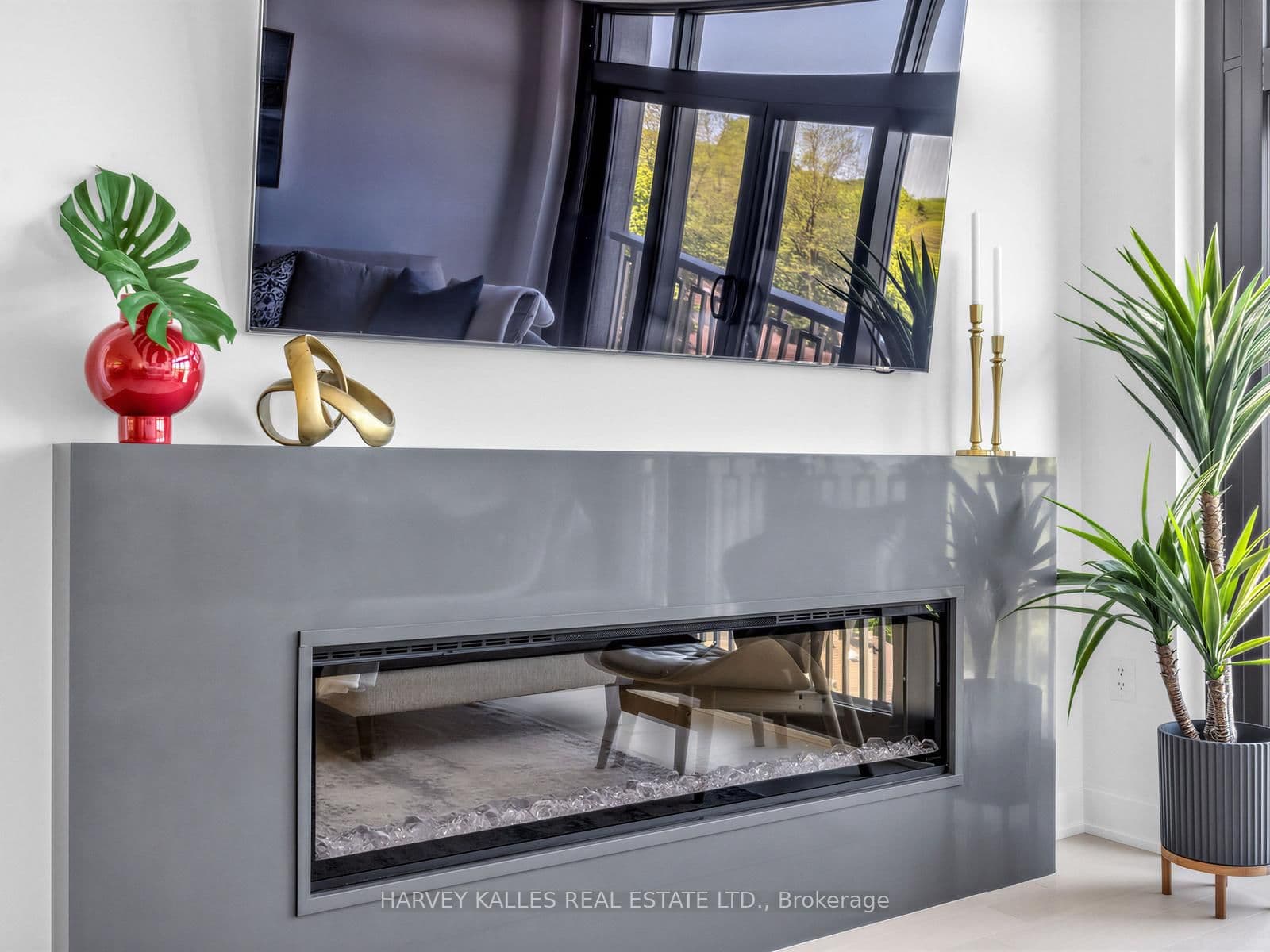 1 Strathgowan Avenue, Unit 605 thumbnail 12