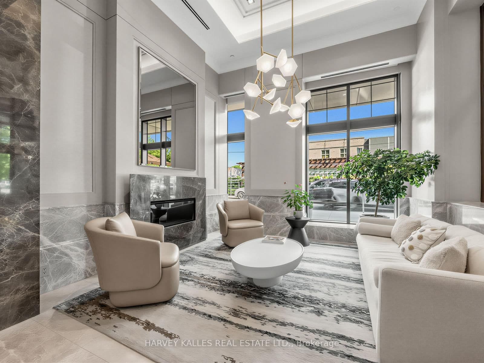 1 Strathgowan Avenue, Unit 605 thumbnail 2