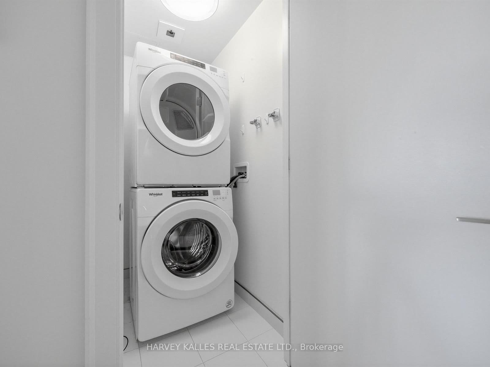 1 Strathgowan Avenue, Unit 605 thumbnail 23