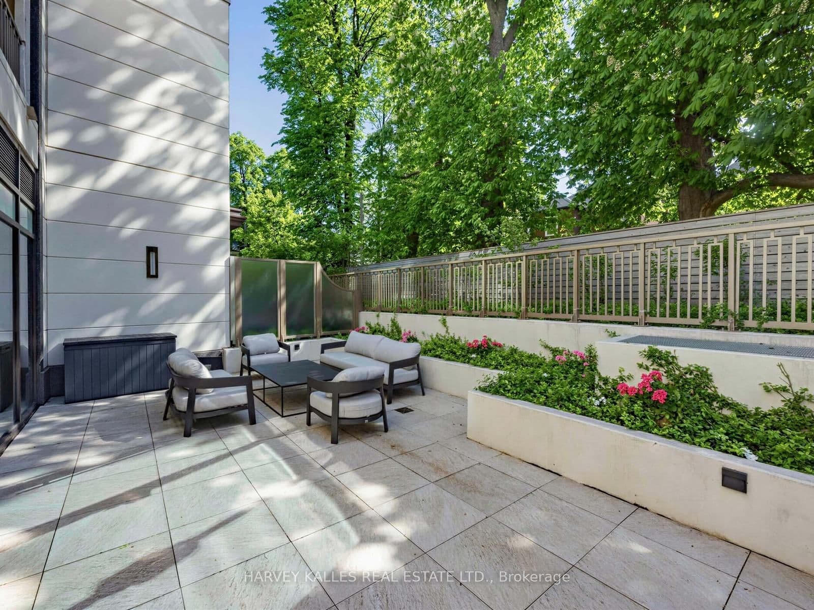 1 Strathgowan Avenue, Unit 605 thumbnail 27