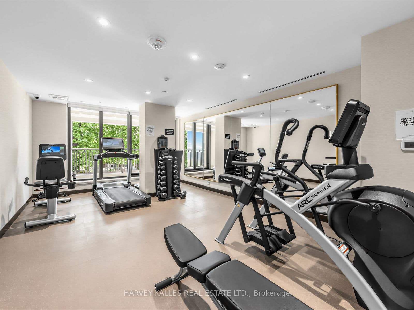 1 Strathgowan Avenue, Unit 605 thumbnail 30