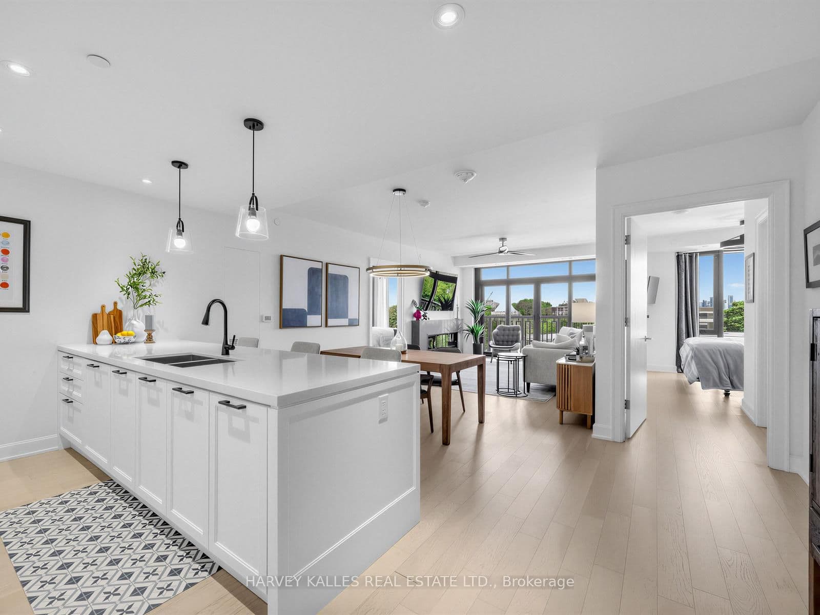 1 Strathgowan Avenue, Unit 605 thumbnail 4