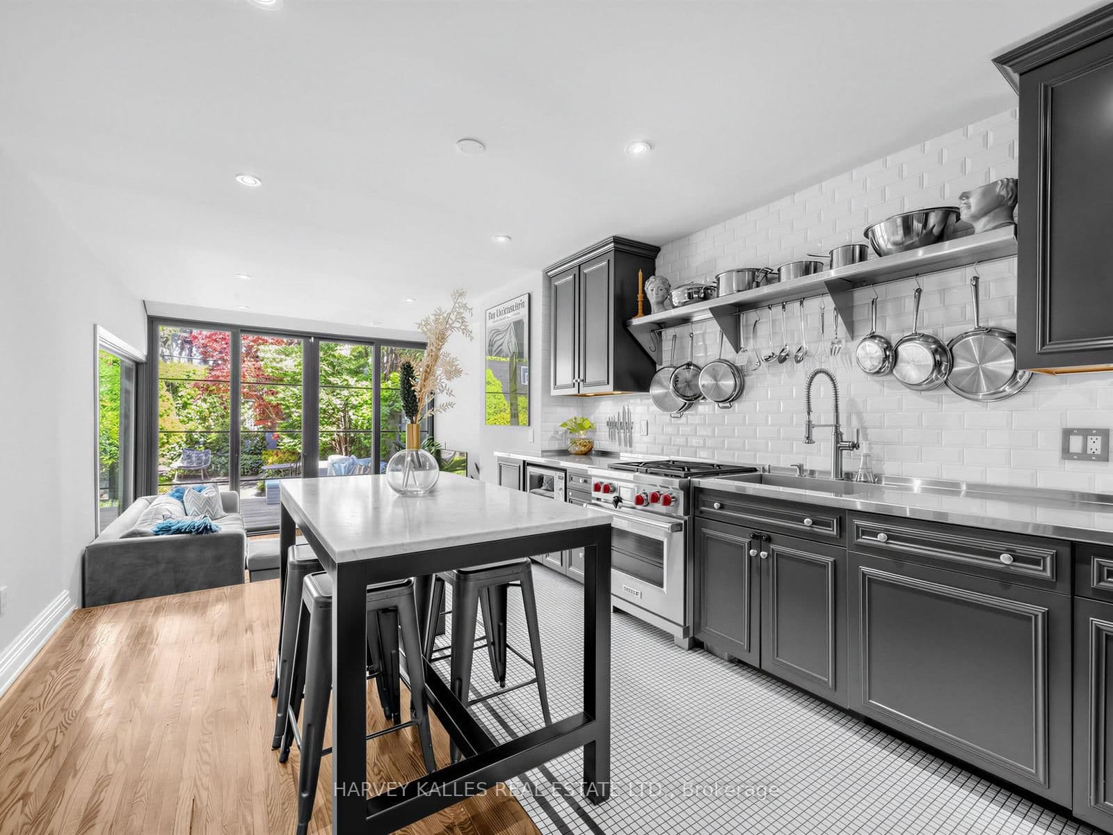 285 Brunswick Avenue thumbnail 10