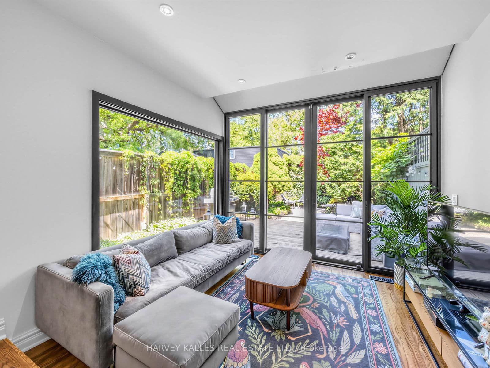 285 Brunswick Avenue thumbnail 15