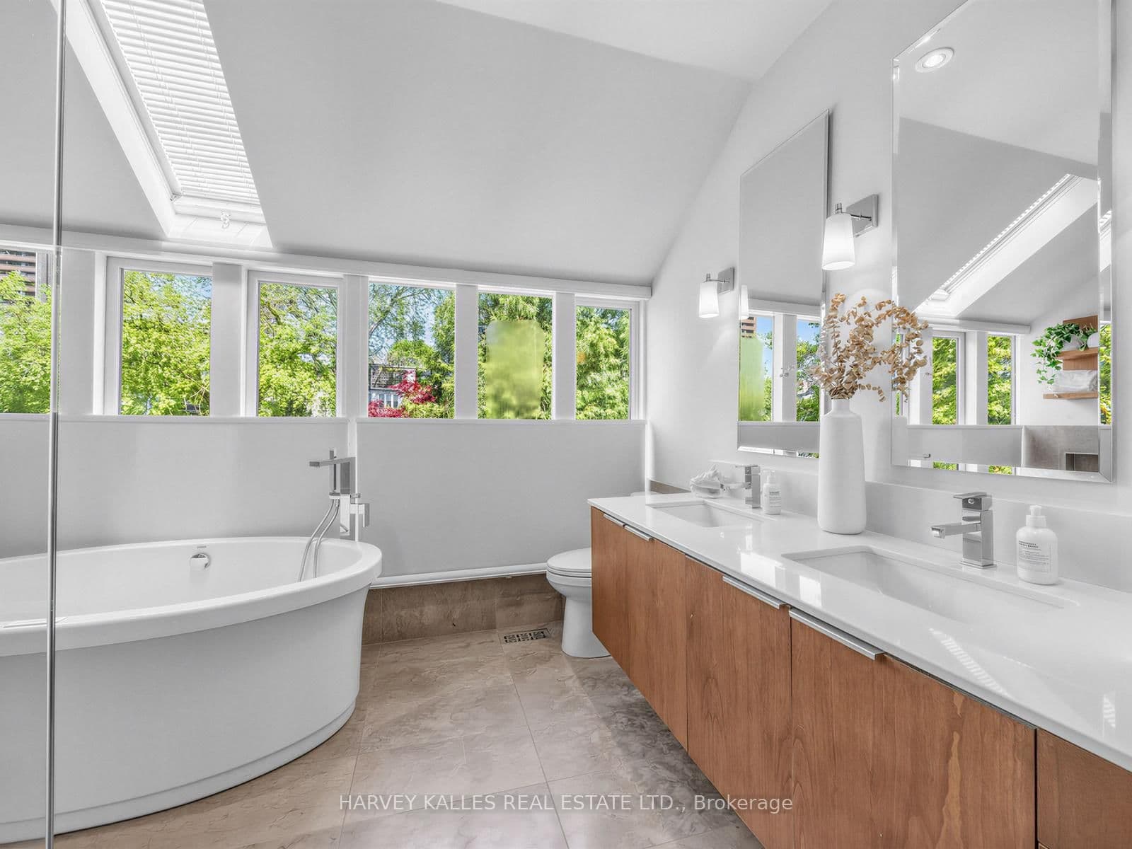 285 Brunswick Avenue thumbnail 24