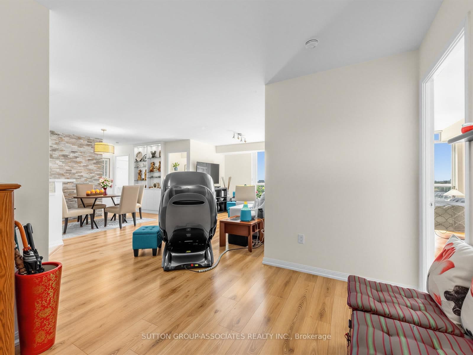 23 Lorraine Drive, Unit 1706 thumbnail 13