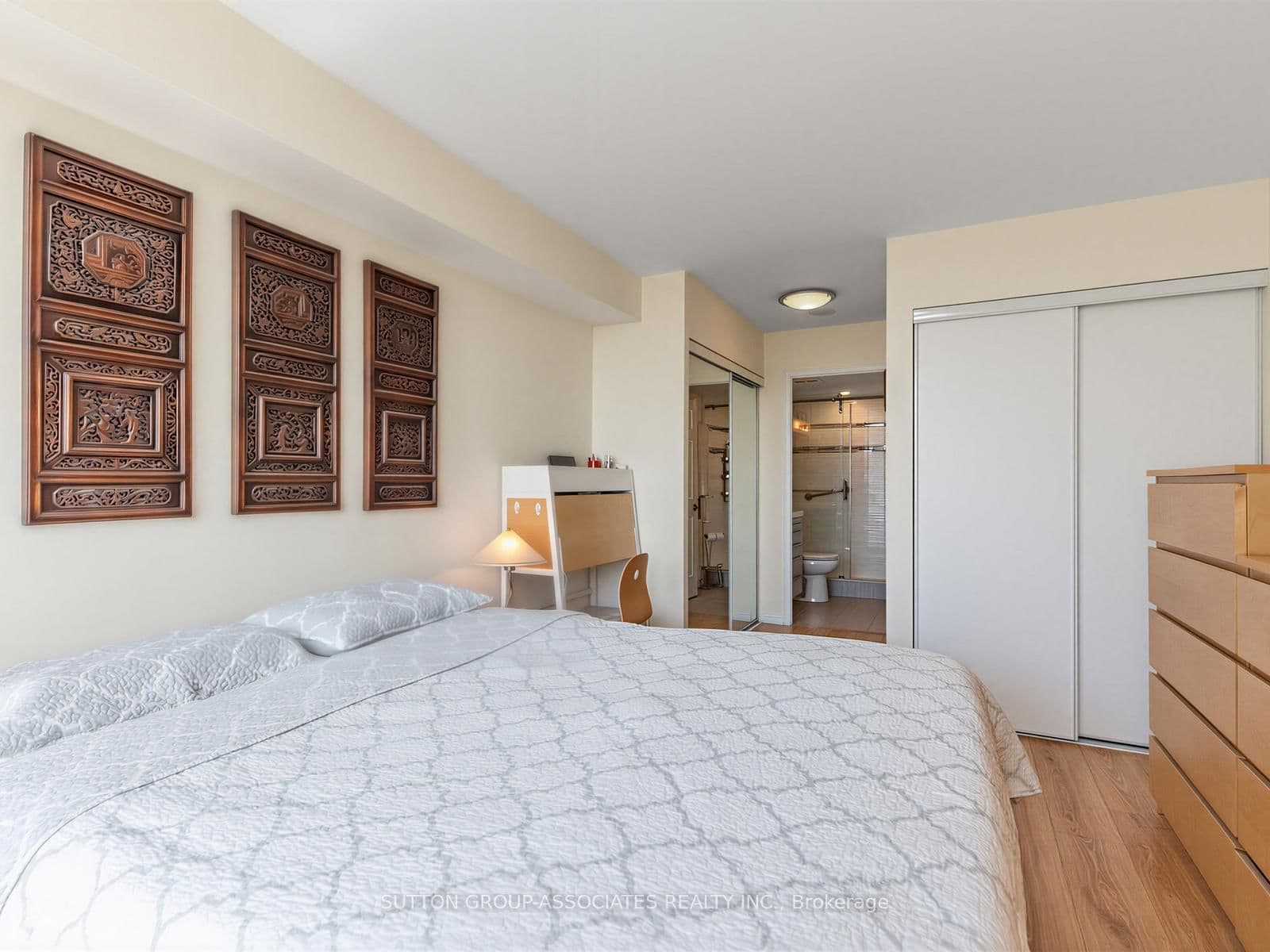 23 Lorraine Drive, Unit 1706 thumbnail 16