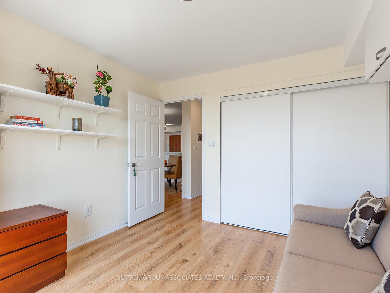 23 Lorraine Drive, Unit 1706 thumbnail 23