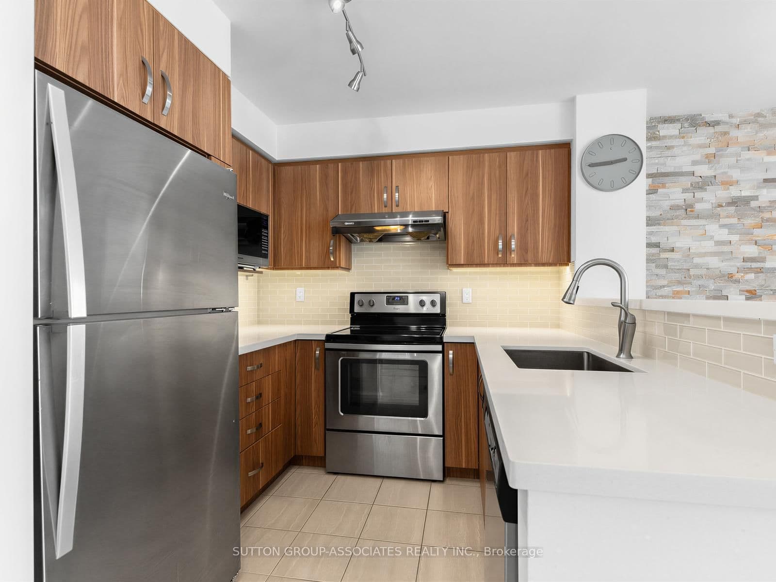 23 Lorraine Drive, Unit 1706 thumbnail 6