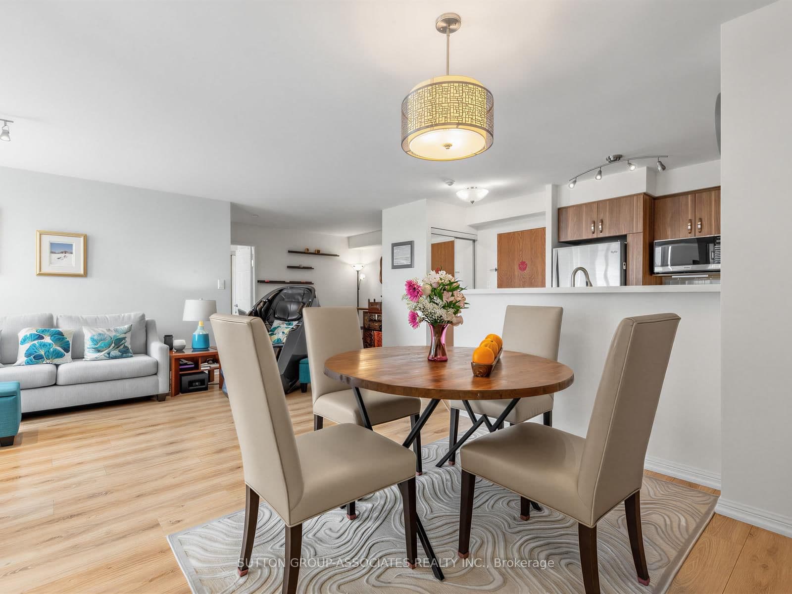 23 Lorraine Drive, Unit 1706 thumbnail 8