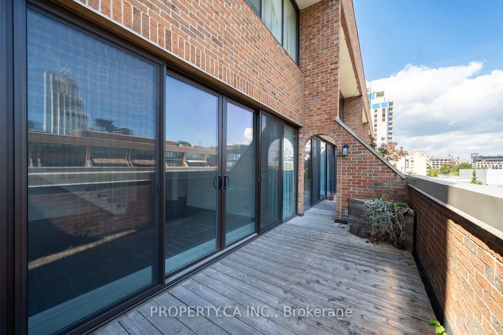 55a Avenue Road, Unit 606 thumbnail 13