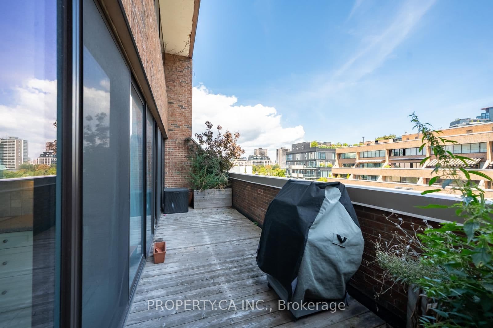 55a Avenue Road, Unit 606 thumbnail 14