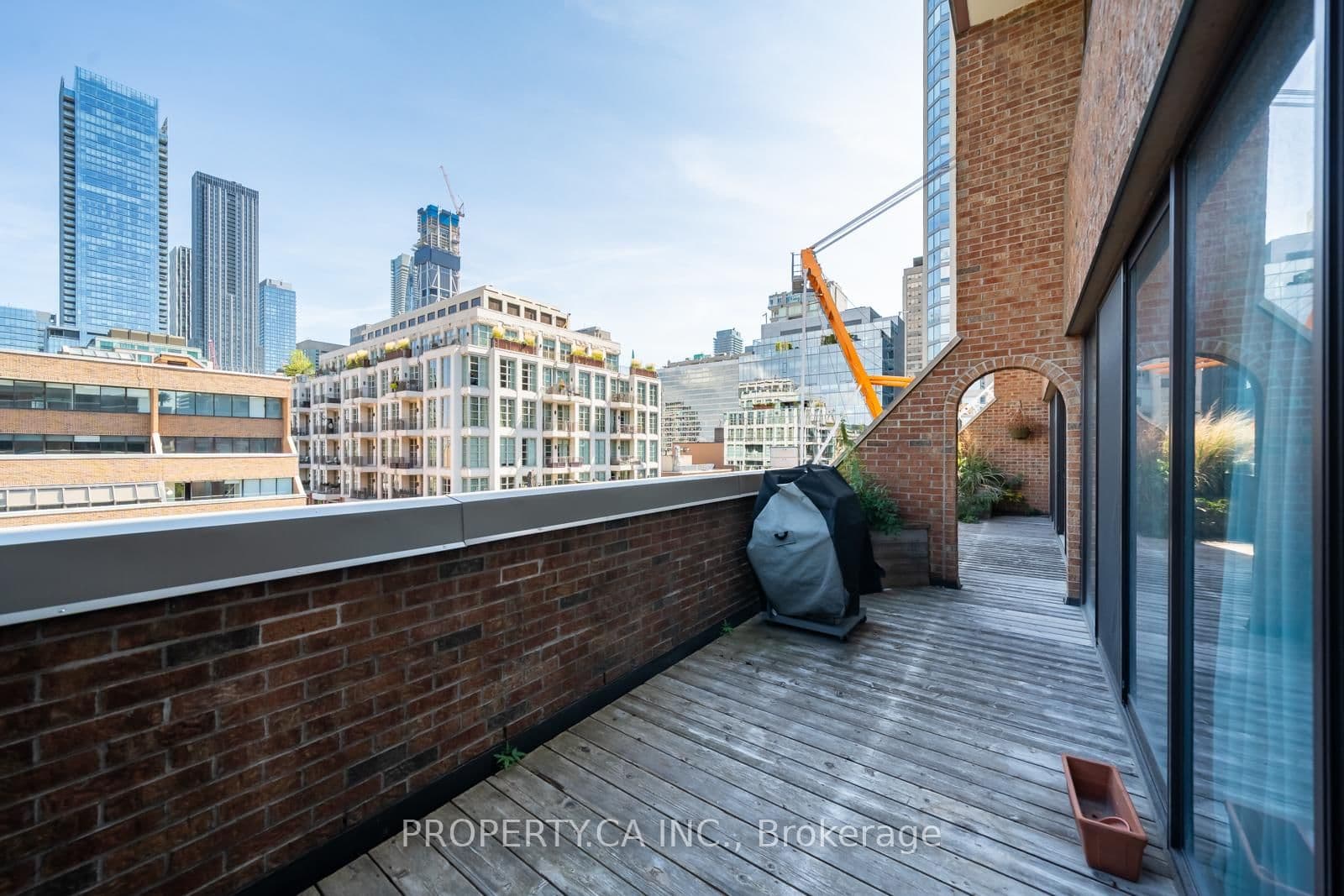 55a Avenue Road, Unit 606 thumbnail 16